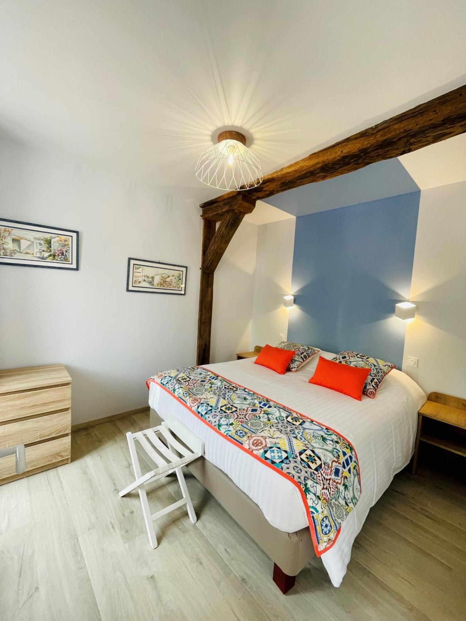 Logis Auberge Du Centre Chitenay Luaran gambar