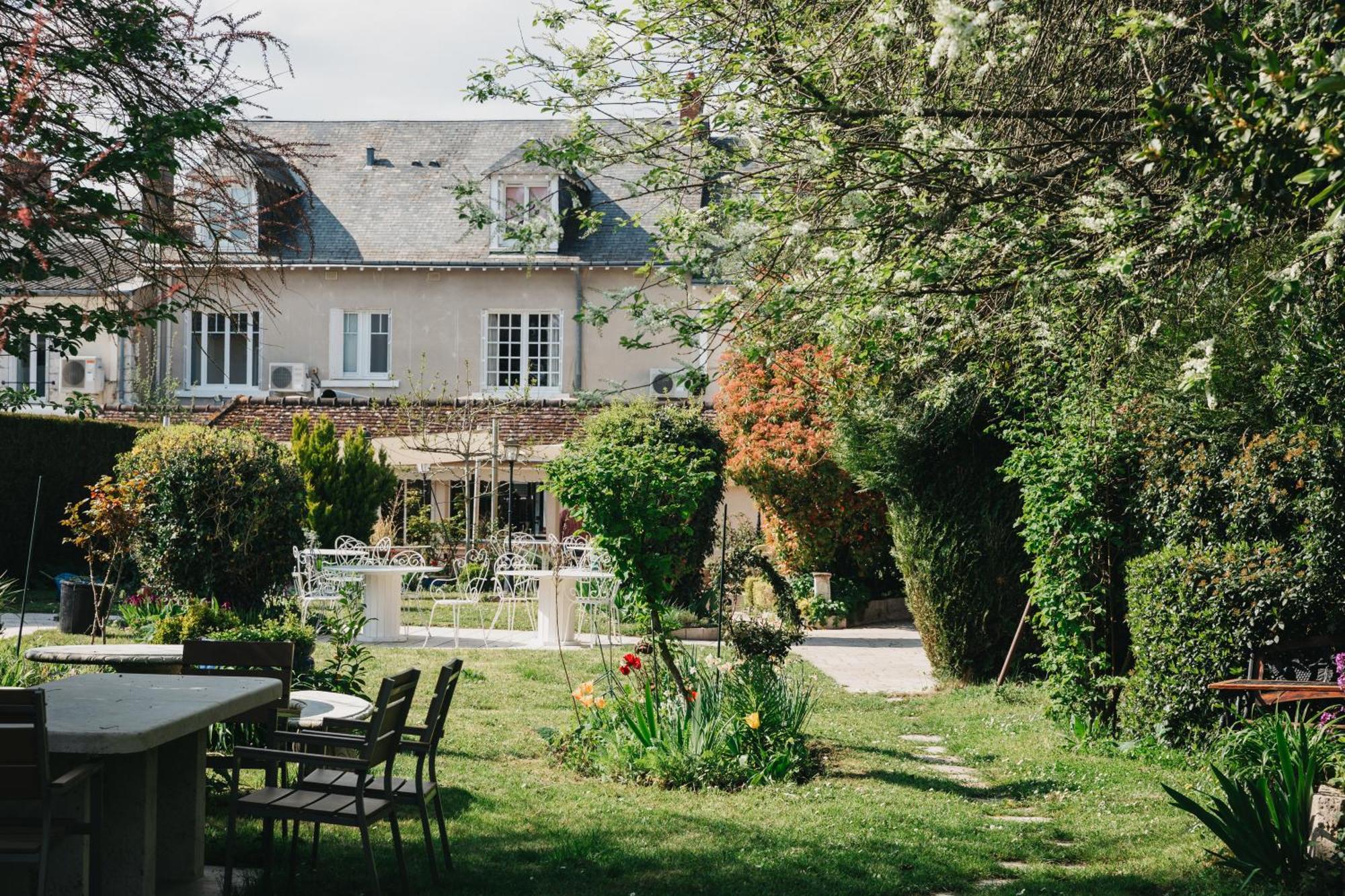 Logis Auberge Du Centre Chitenay Luaran gambar