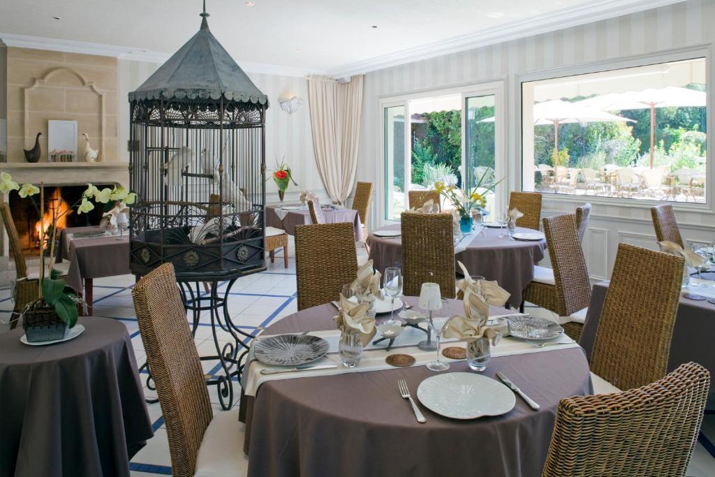 Logis Auberge Du Centre Chitenay Luaran gambar