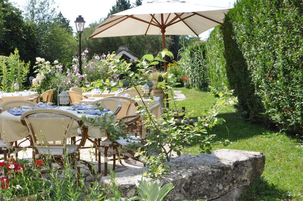 Logis Auberge Du Centre Chitenay Luaran gambar